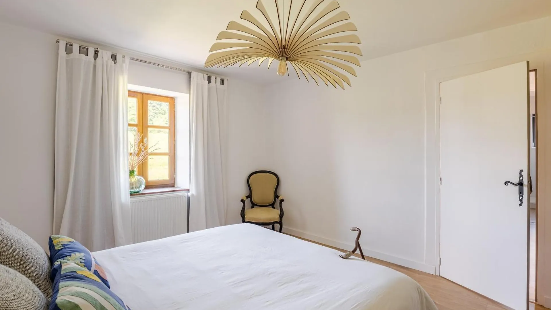Сasa de vacaciones Charmante Maison De Famille Au Calme, 5 Chambres Les Salles